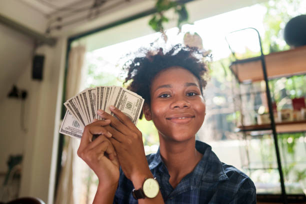 Nilianza Januari Bila Pesa ya Mahitaji Hatua Moja Ilinisaidia Kusimama Tena