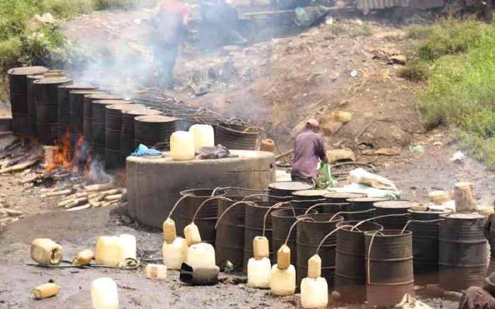 Jinsi Nilivyolinda Familia Yangu Dhidi ya Kukamatwa Wakati Polisi Walipolenga Pombe Haramu  Kijijin