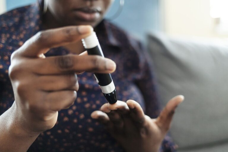 Nilisumbuka Na Ugonjwa Wa Kisukari Kwa Miaka Mitatu Hadi Nilipogundua Dawa Sahihi Ya Miti Shamba Ambayo Haina Side Effects