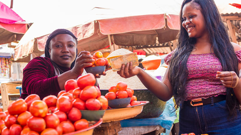 Nilivyofanikiwa Kupata Wateja Wengi Baada ya Biashara Yangu Kudorora