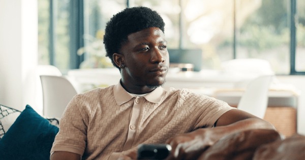 Kijana Aliyedharauliwa Na Kila Mtu Kijijini Alikuja Kubadilika Na Kuacha Wengi Midomo Wazi