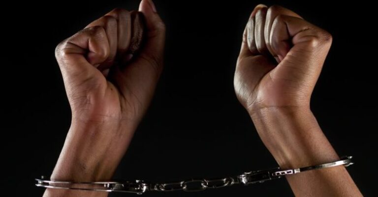 Nilikuwa Karibu Kufungwa Kwa Kosa Sikulifanya Lakini Dakika za Mwisho Ukweli Ulijitokeza na Kubadilisha Kila Kitu