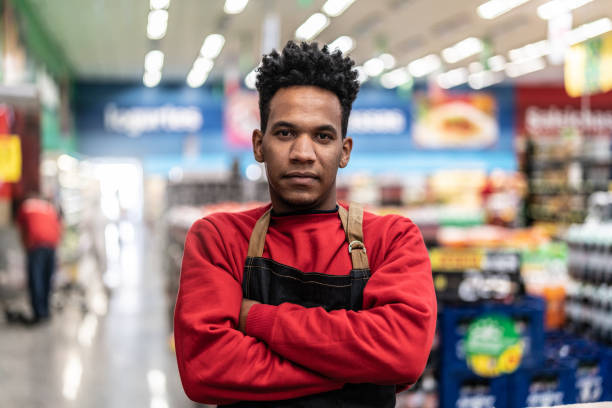 Duka langu lilianza kuonekana kama giza na kutisha