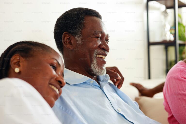 Mzee apata mtoto akiwa 60, sasa ni trending kwa wanawake town