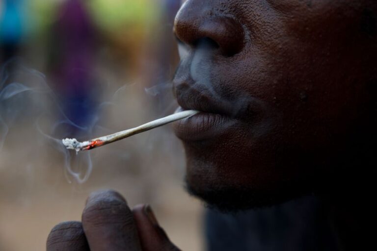 Nilivyomtoa Ndugu Yangu Kwenye Mtego wa Dawa za Kulevya Baada ya Kupata Njia Sahihi ya Kumuokoa