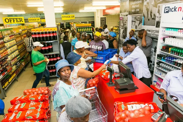 Nilivyoshangaa Baada ya Wateja wa Mshindani Wangu Kuanza Kufurika Kwenye Biashara Yangu Ndani ya Miezi Michache Tu