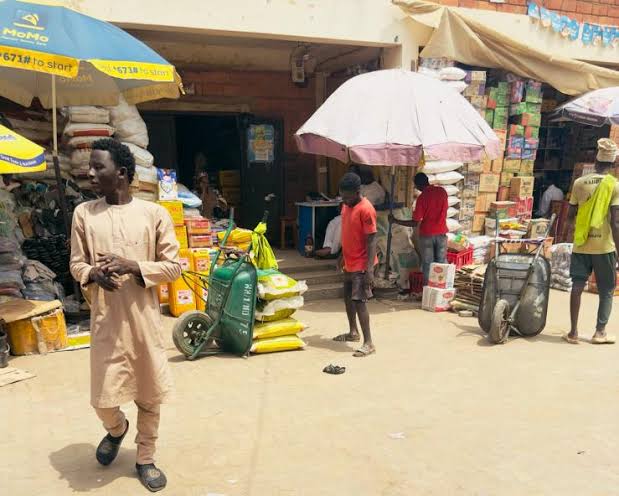 Baada ya Kukosa Wateja Kwa Muda Mrefu, Biashara Yangu Ilianza Kuvutia Watu Kutoka Maeneo Tofauti