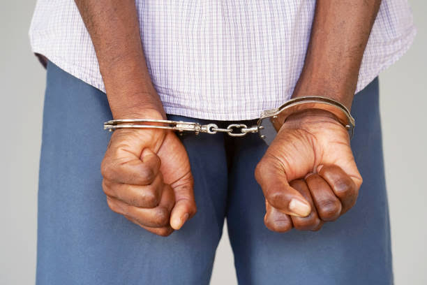 Nilivyomnasa Mwizi Aliyekuwa Akiiba Kwenye Duka Langu Kila Wiki Bila Kuacha Ushahidi Wowote