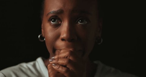 Nilihisi Kuna Mtu Ananichunguza na Kunitazama Kila Sehemu Nikiwa Mwenyewe, Mpaka Tiba Hii Ilipong’oa Hofu na Nguvu Hizo za Giza