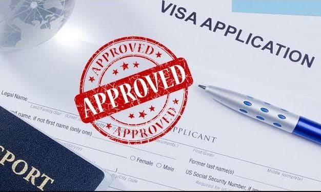 Ndugu Zangu Walishirikiana Kuniwekea Vikwazo Nisipate Pasipoti na Visa, Lakini Hatimaye Nilipata Safari Yangu ya Ndoto