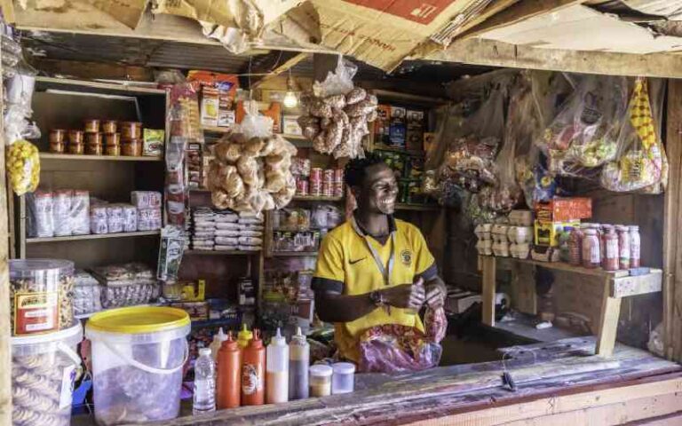 Biashara Yangu Ilikuwa Ikiporomoka Kila Siku Huku Duka la Jirani Likiwa na Wateja Tele, Mpaka Visomo Hivi Viliponiletea Wateja na Kuongeza Mauzo
